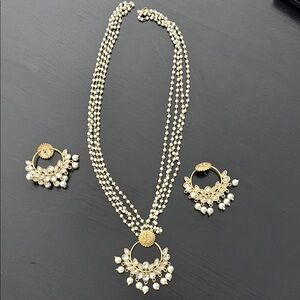 Elegant Gold and Pearl Jewelry Set